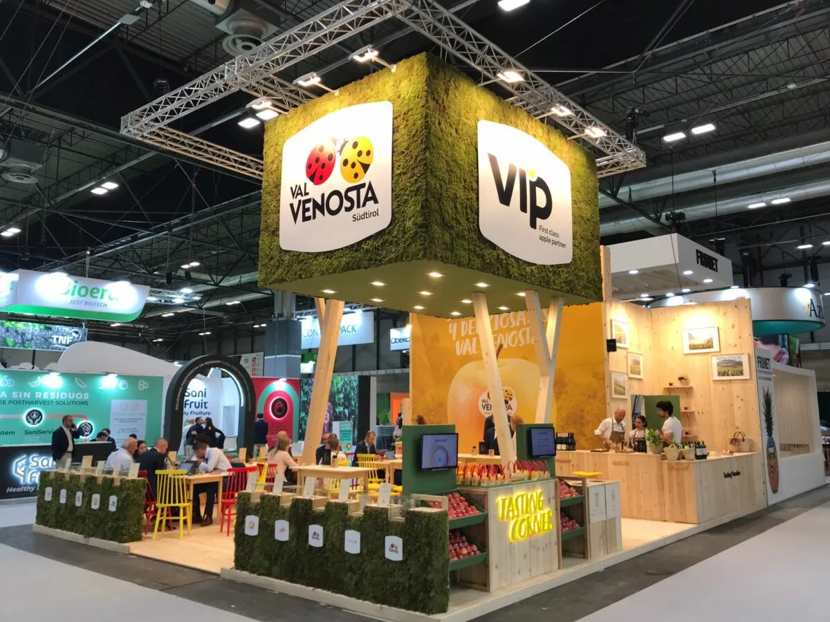Stand para feria en Quito Trazo 3D